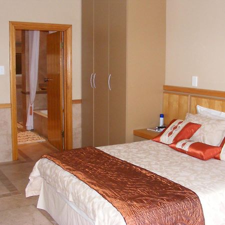 Bubez Guesthouse Барбертън Екстериор снимка