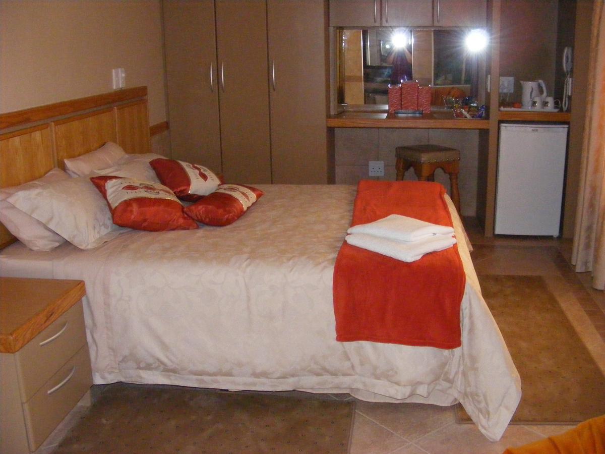 Bubez Guesthouse Барбертън Екстериор снимка