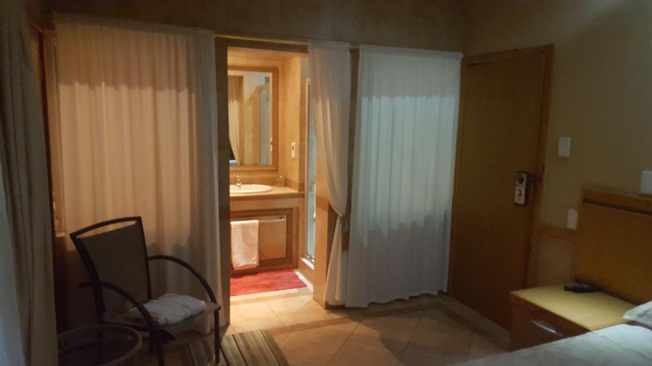 Bubez Guesthouse Барбертън Екстериор снимка