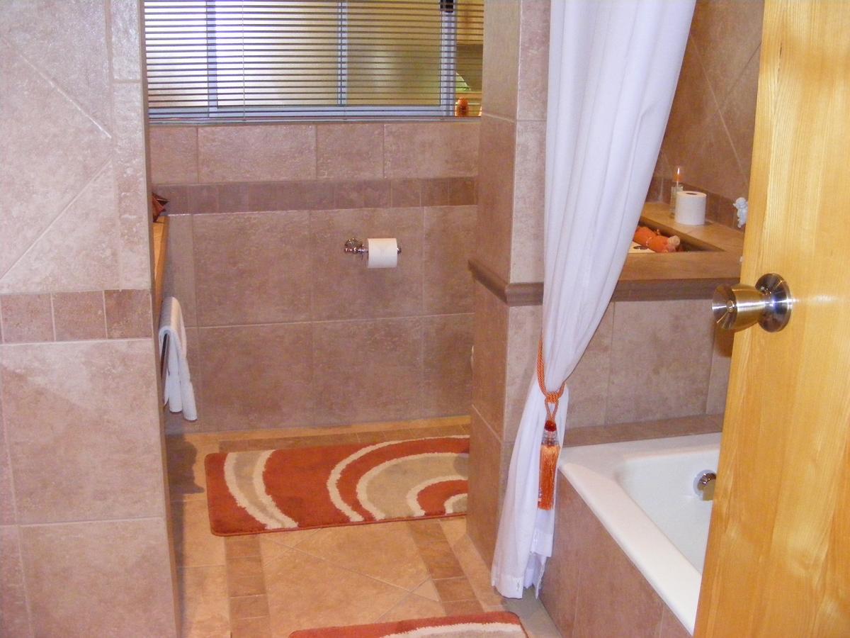 Bubez Guesthouse Барбертън Екстериор снимка