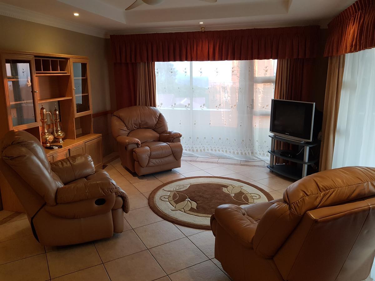 Bubez Guesthouse Барбертън Екстериор снимка