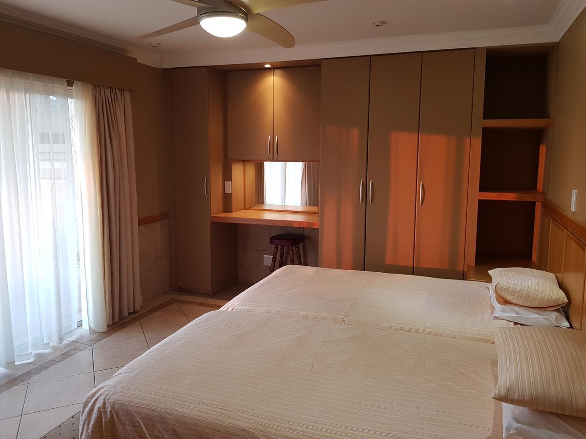 Bubez Guesthouse Барбертън Екстериор снимка