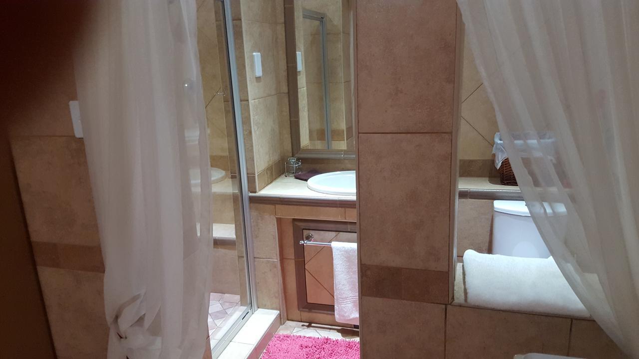 Bubez Guesthouse Барбертън Екстериор снимка