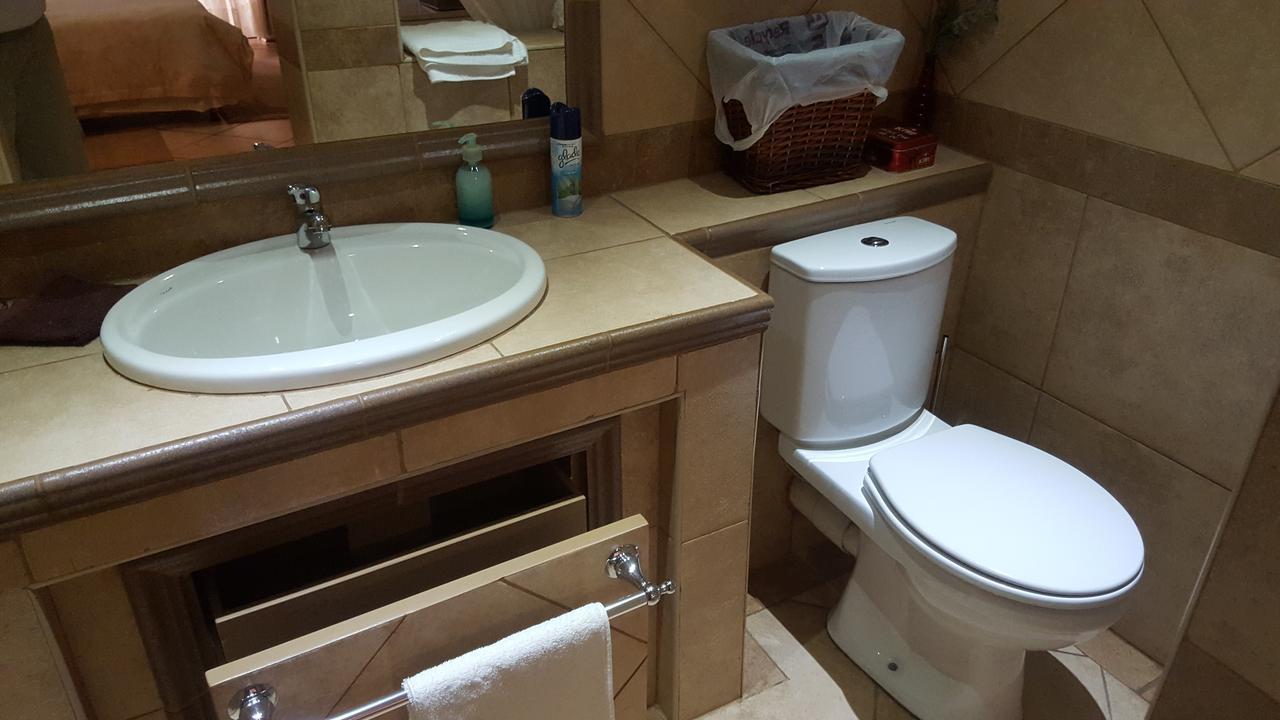 Bubez Guesthouse Барбертън Екстериор снимка